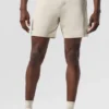 7" Conquer React Performance Short - Bone