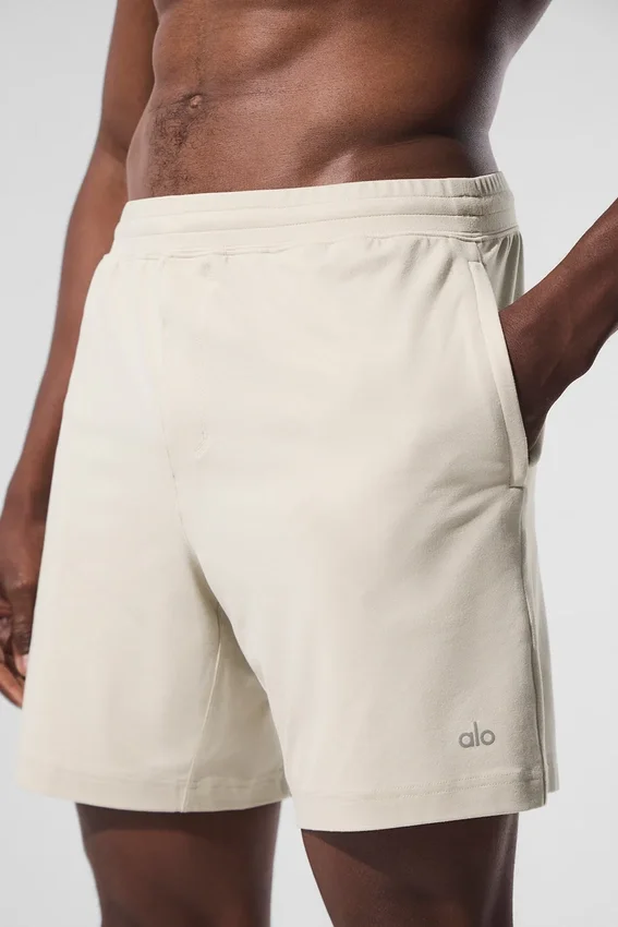 7" Conquer React Performance Short - Bone