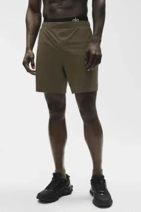 7" Conquer React Performance Short - Olive Tree