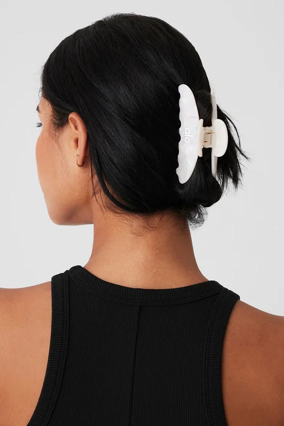 90'S Claw Clip - White Pearl