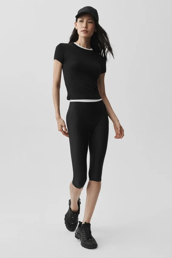 Airlift High-Waist Sleek Capri - Black