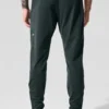 Conquer React Performance Pant - Charcoal Green