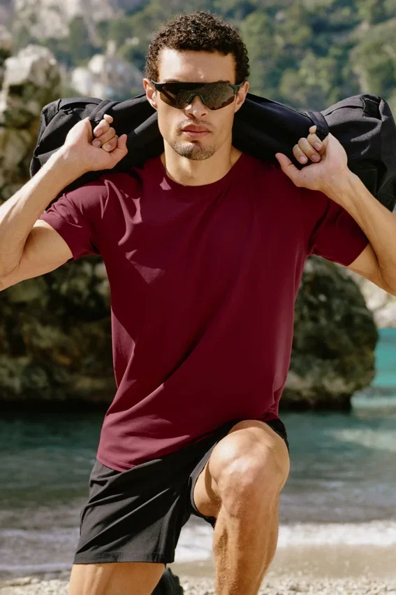 Conquer Reform Crewneck Short Sleeve - Garnet