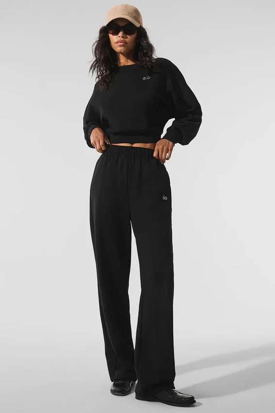 Cropped Accolade Crewneck - Black