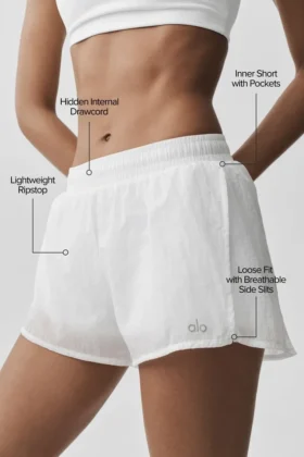 Mid-Rise Go Time Short – White