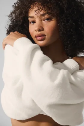 Snuggle up Sweater Shawl – Ivory